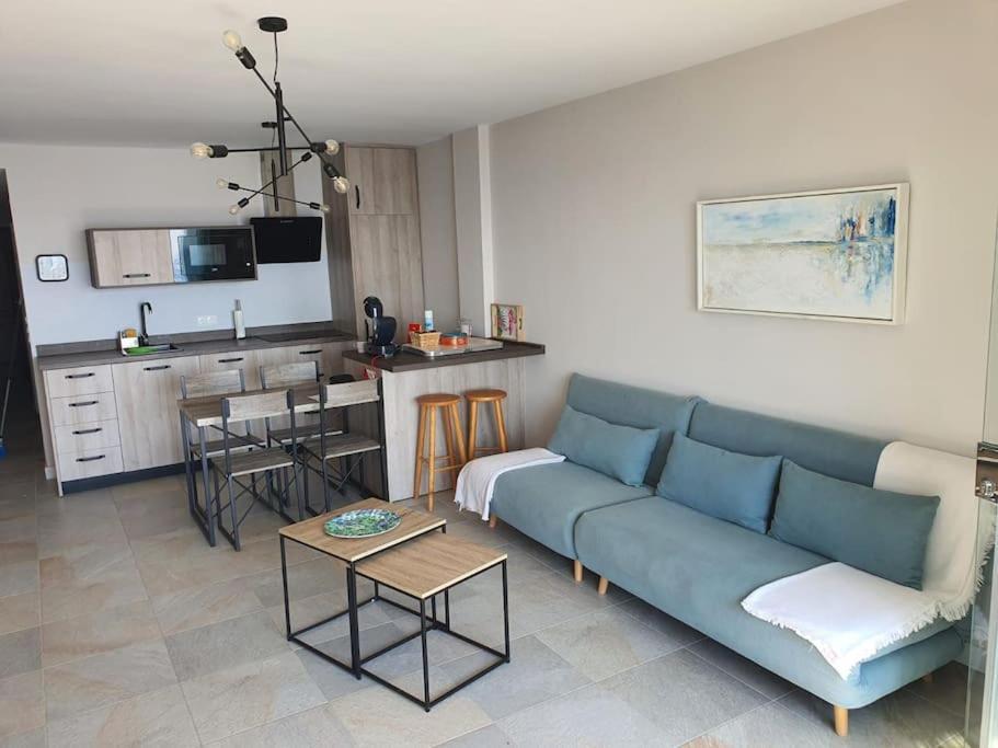 Front Mer - Sublime Appartement Moderne Et Confortable เอสเตโปนา ภายนอก รูปภาพ