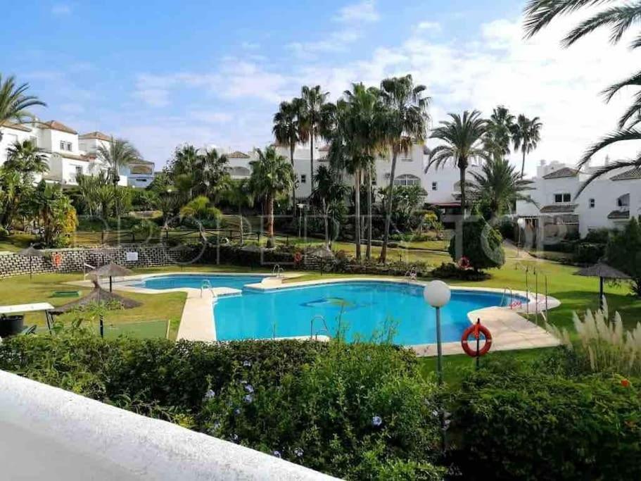Front Mer - Sublime Appartement Moderne Et Confortable เอสเตโปนา ภายนอก รูปภาพ
