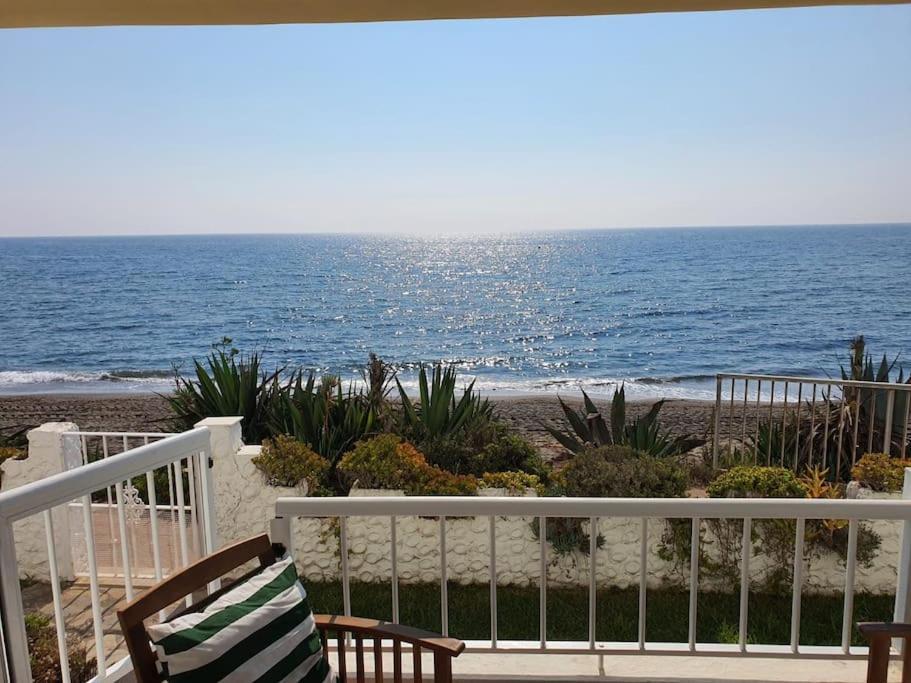 Front Mer - Sublime Appartement Moderne Et Confortable เอสเตโปนา ภายนอก รูปภาพ