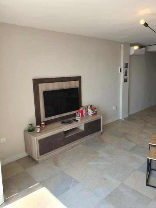 Front Mer - Sublime Appartement Moderne Et Confortable เอสเตโปนา ภายนอก รูปภาพ
