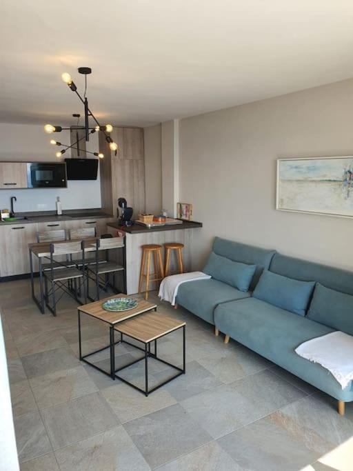 Front Mer - Sublime Appartement Moderne Et Confortable เอสเตโปนา ภายนอก รูปภาพ