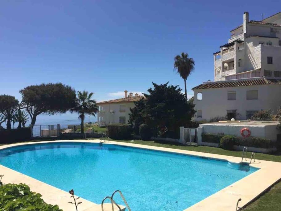 Front Mer - Sublime Appartement Moderne Et Confortable เอสเตโปนา ภายนอก รูปภาพ